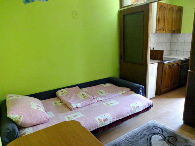 Others 5, Stan na dan Foca, Foča