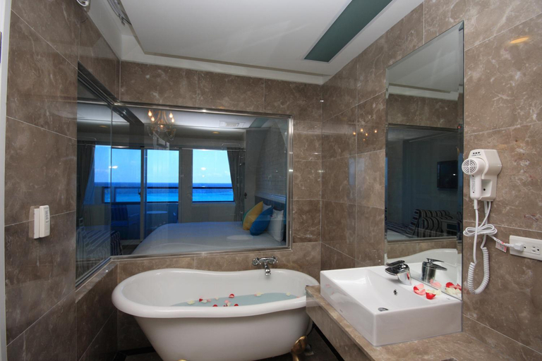 Bathroom 4, Hotel Bayview, Hualien
