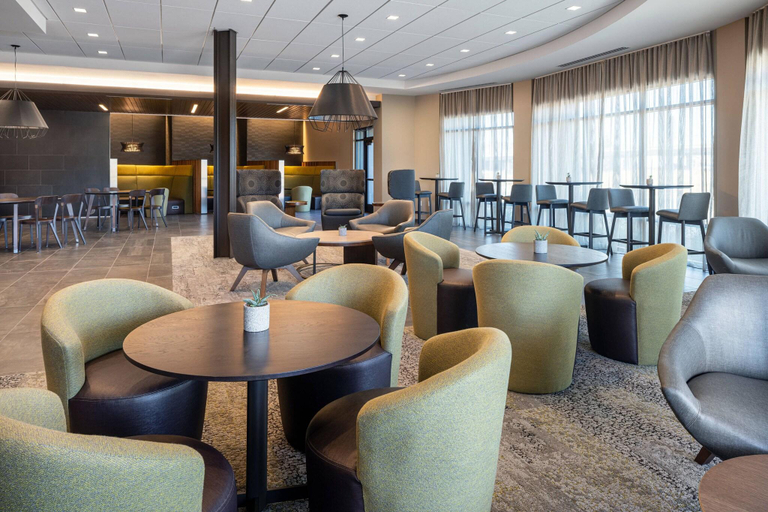 Food & Drinks 5, Courtyard by Marriott Petaluma Sonoma County, Sonoma