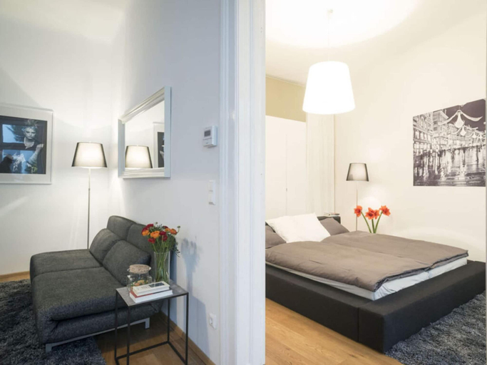 Others 2, Inviting Apartment in Wien, Wien