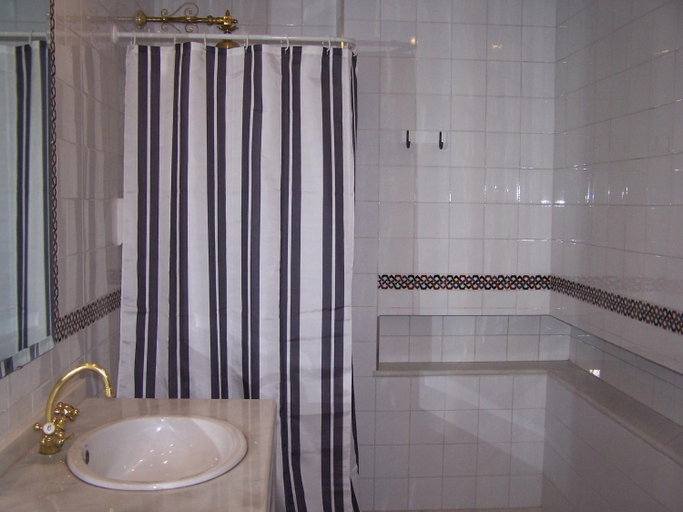 Bathroom 2, Granada Old Town Hostel, Granada
