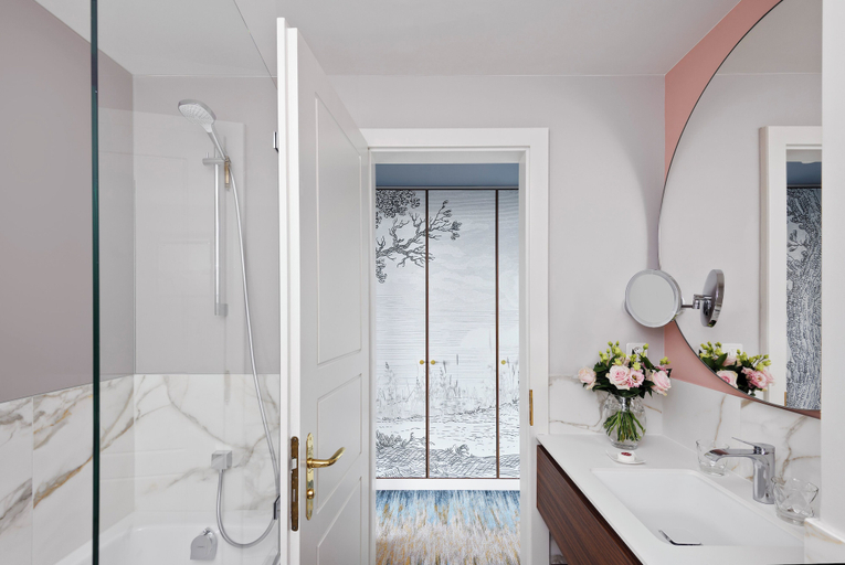 Bathroom 5, Hotel Angleterre, Lausanne