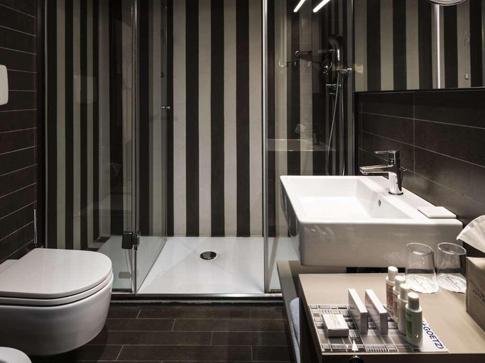 Bathroom 4, Nemi Hotel, Milano