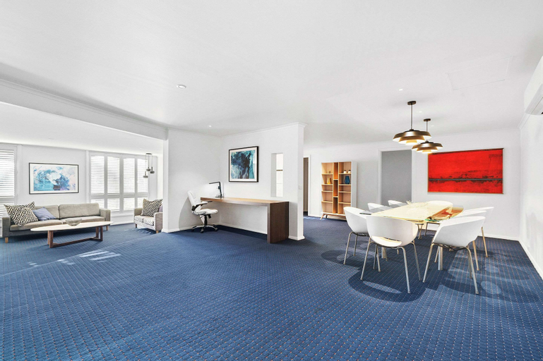 Dining Room 8