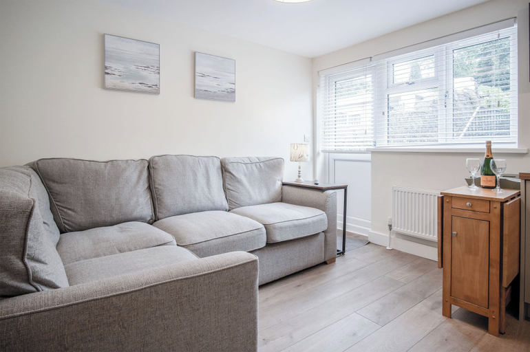Others 5, Dolphin - 2 Bedroom Apartment - Saundersfoot, Pembrokeshire