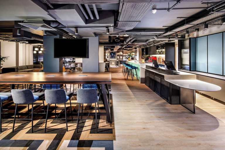 Food & Drinks 5, Southgate Hotel London, London