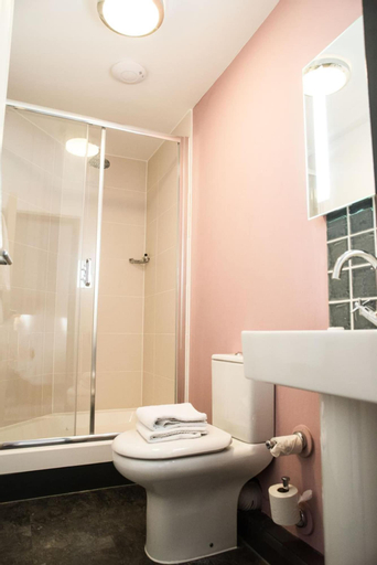 Bathroom 7