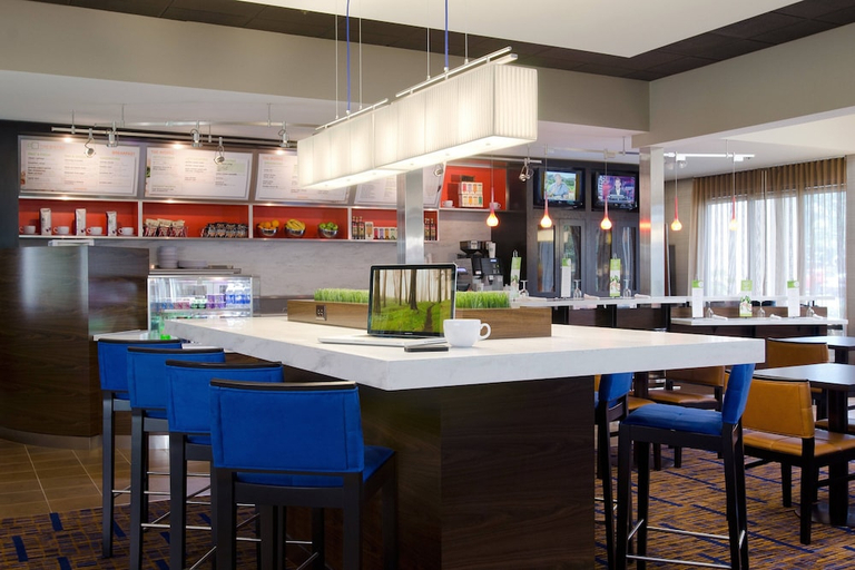 Food & Drinks 4, Courtyard By Marriott Portland Beaverton, Washington