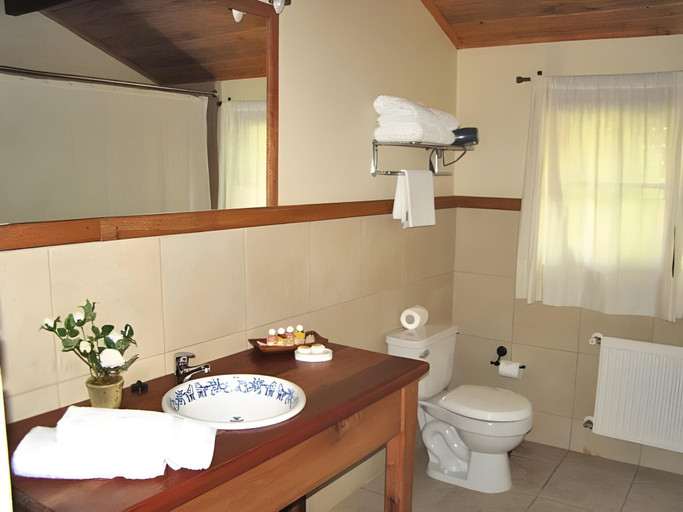 Bathroom 5, Hotel Casa De Campo, Colchagua