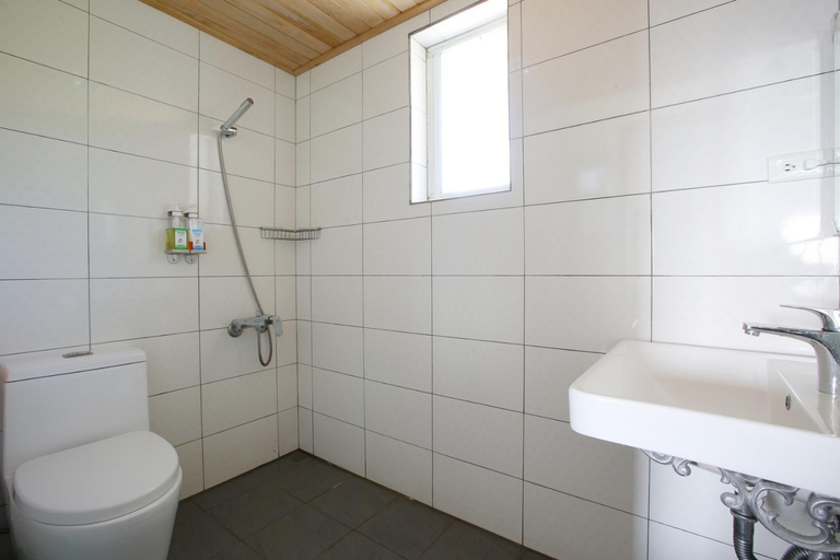 Bathroom 3, Mama Tian Homestay, Pingtung
