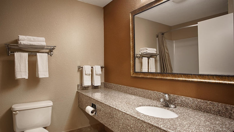Bathroom 4, Americas Best Value Inn And Suites Bastrop, Morehouse