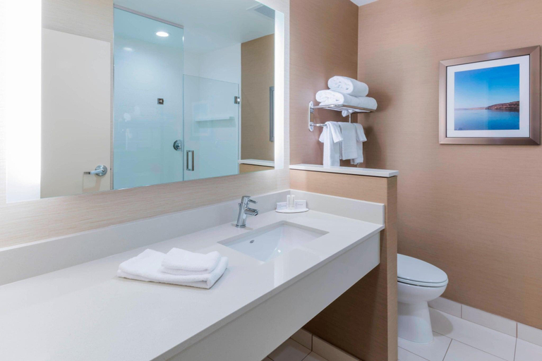 Bathroom 5, Fairfield Inn & Suites Moses Lake, Grant