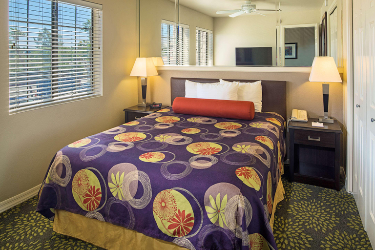 Bedroom 3, London Bridge Resort, Mohave
