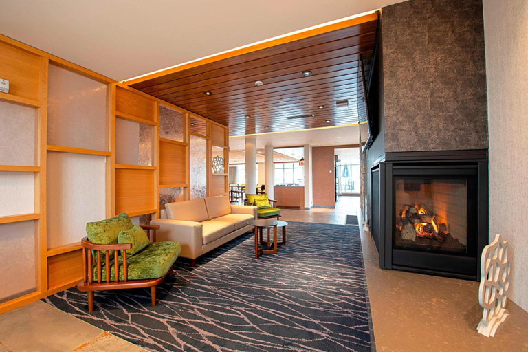 Public Area 3, Fairfield Inn & Suites by Marriott Duluth Waterfront, Lake Superior