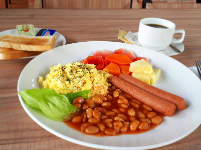 Food & Drinks 5, H Benjamin Residence, Ranau
