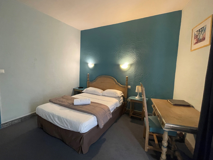 Bedroom 4, Hôtel de France, Pyrénées-Orientales