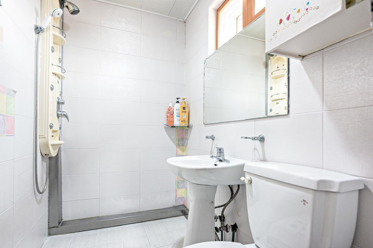 Bathroom 3, Gangnueng Gadunji Pension, Gangneung