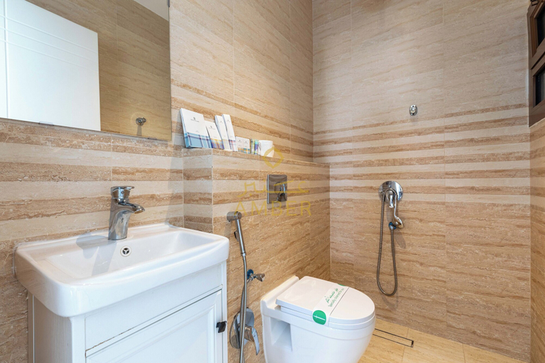 Bathroom 5, Amber Hospitality Izdihar, Riyadh