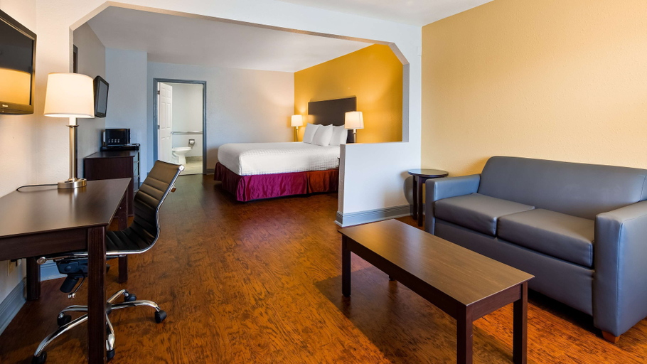 Bedroom 3, SureStay Plus Hotel by Best Western Hammond, Tangipahoa