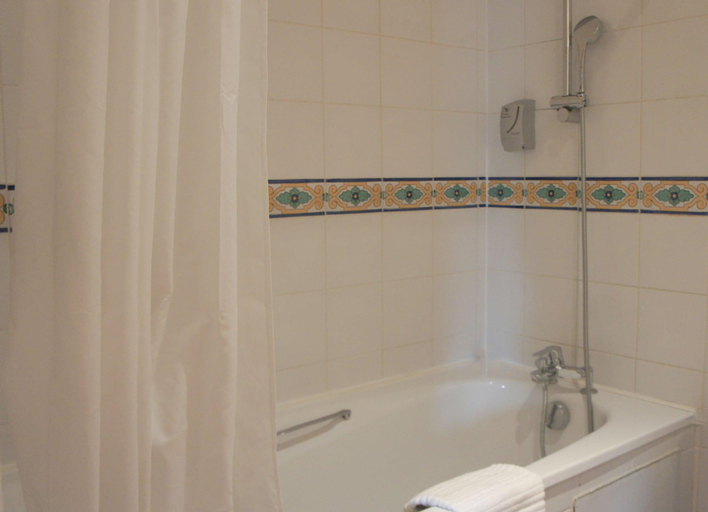 Bathroom 5, Hotel Les Suites De Cra Cy, Seine-et-Marne