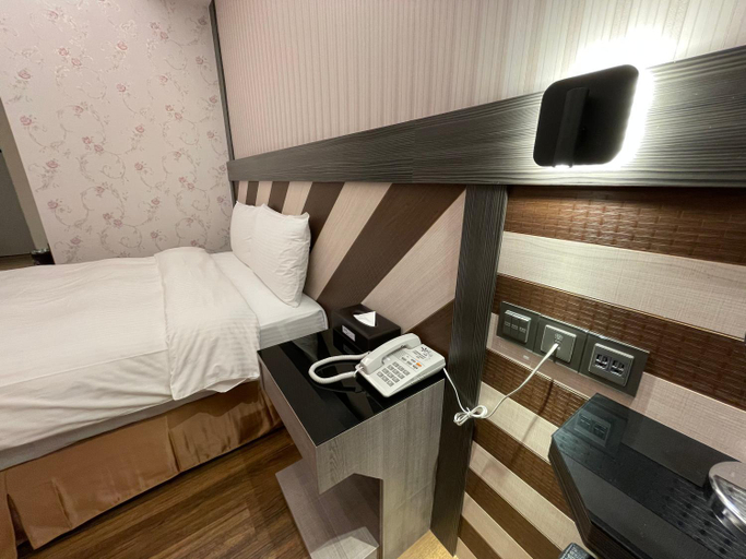 Bedroom 3, Wei Feng Business Hotel - Zhanqian Branch, Pingtung