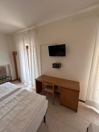 Bedroom 4, hotel Cassone, Verona