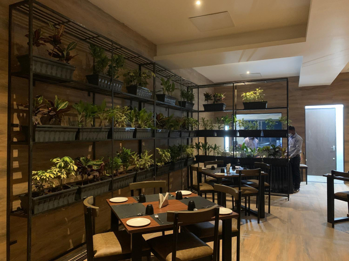 Food & Drinks 5, Hotel Padmawati Grand, Nanded