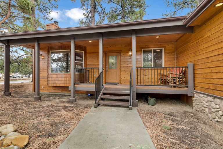 Exterior & Views 2, Can't Bear TO Leave #1156, San Bernardino