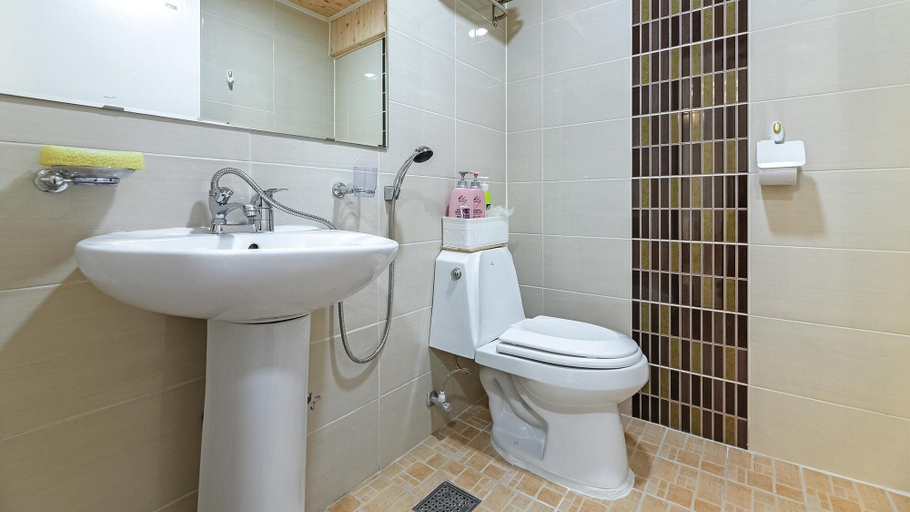 Bathroom 3, Gangneung Badauibyeol Pension, Gangneung