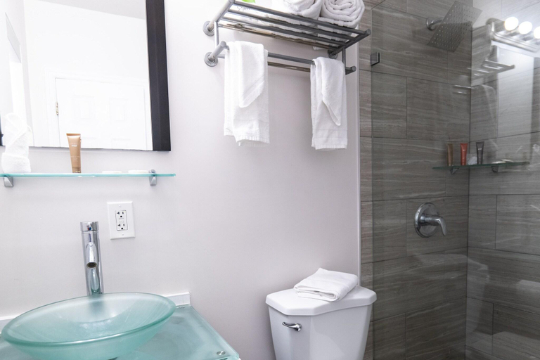 Bathroom 4, FBH Fashion Boutique Hotel, Miami-Dade