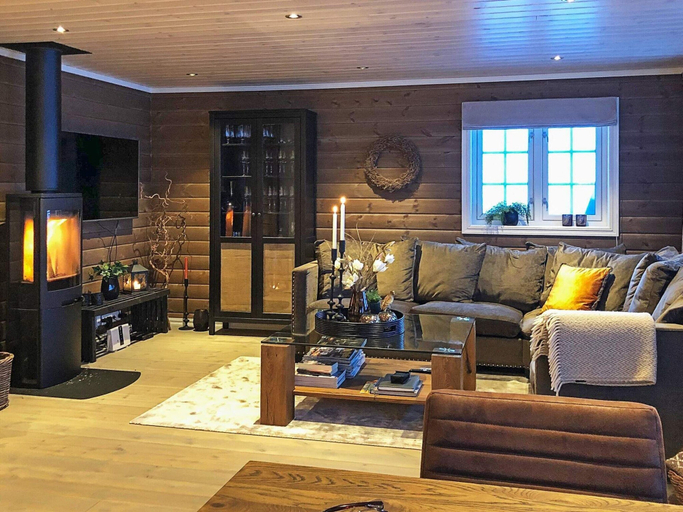Living area 5, 8 Person Holiday Home in Osen, Åmot