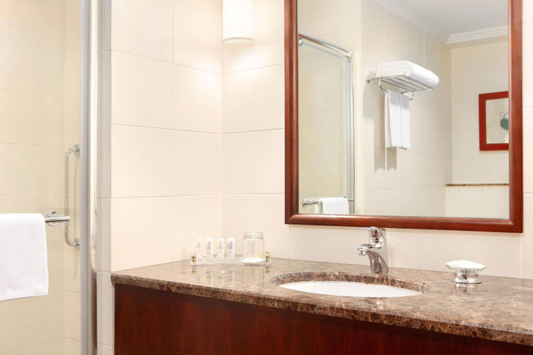 Bathroom, Le Meridien Towers Makkah, Makkah
