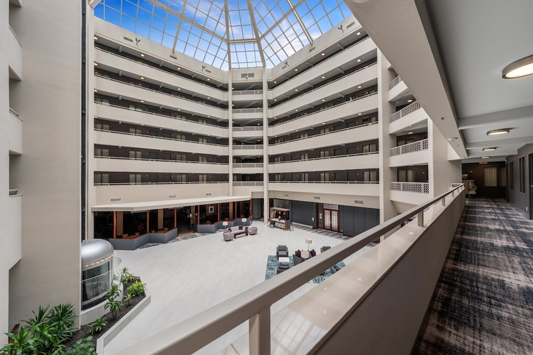 Sport & Beauty, The Arlin, a Tribute Portfolio Hotel by Marriott, Arlington