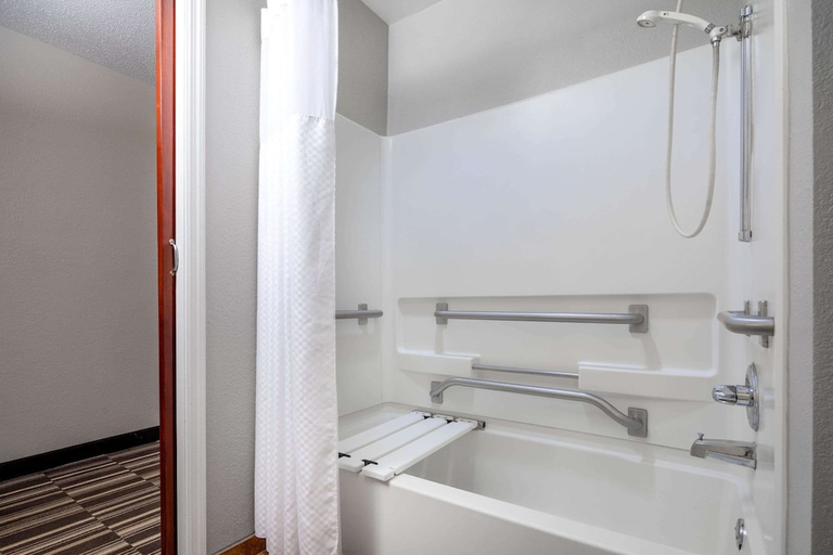 Bathroom 4, Microtel Inn & Suites By wyndham Atlanta/Buckhead, DeKalb