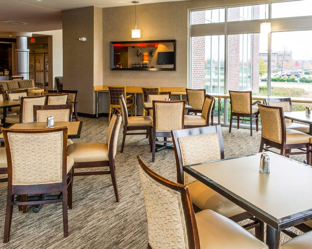 Food & Drinks 4, SpringHill Suites by Marriott Appleton, Outagamie