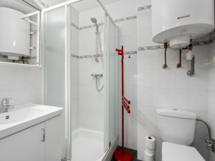 Bathroom, Sunny Apartment With Sea-views, West-Vlaanderen