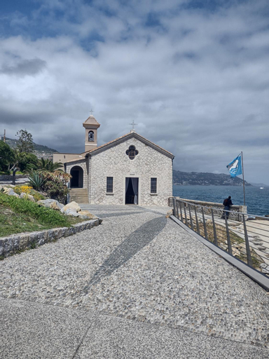 Exterior 12