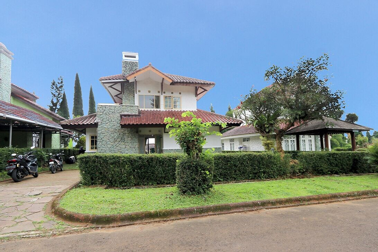 Exterior & Views 29