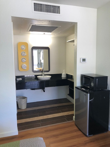 Others 5, Motel6 Barstow, CA, San Bernardino