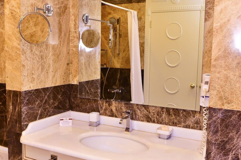 Bathroom 3, Lake Palace Hotel & Restaurant, Baku