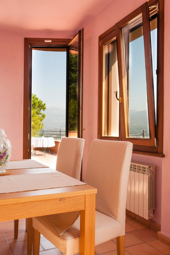 Dining Room 16