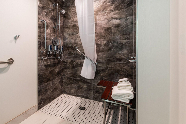 Bathroom 3, Four Points By Sheraton Atlanta Airport West, Fulton