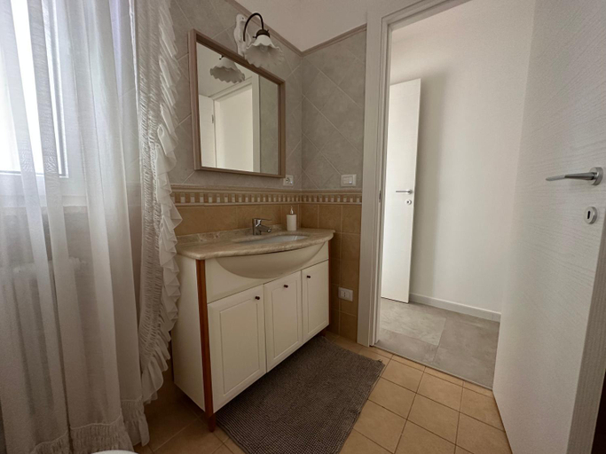 Bathroom 4, Villa Antonia sul mare con piscina Torre a mare (Bari), Bari