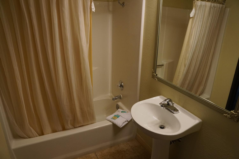 Bathroom 9