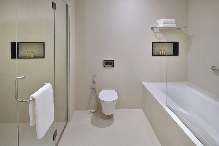 Bathroom 5, Riyadh Diplomatic Quarter - Marriott Executive Apa, Riyadh