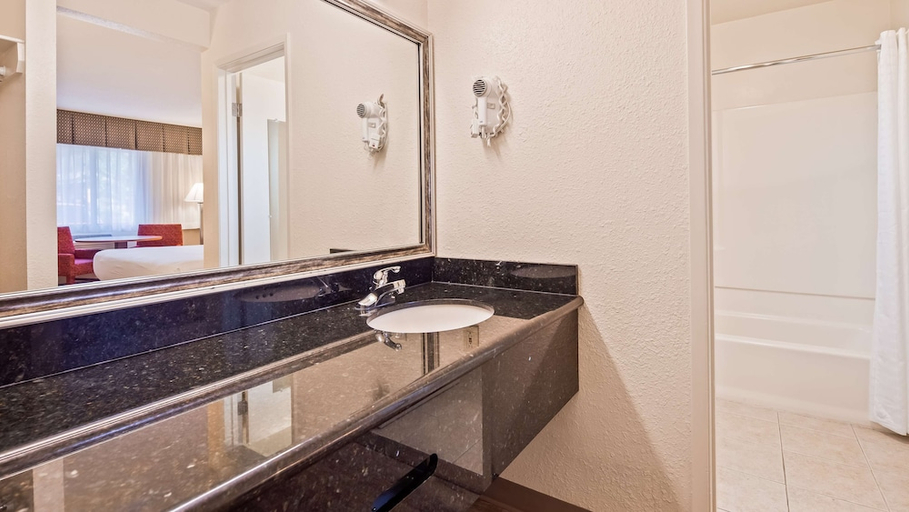 Bathroom 4, Best Western Golden Key, Placer