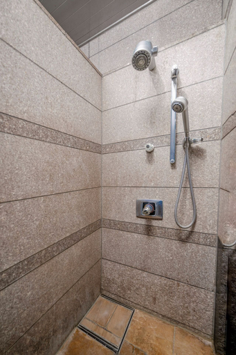 Bathroom 4, Manazuru Marin, Manazuru