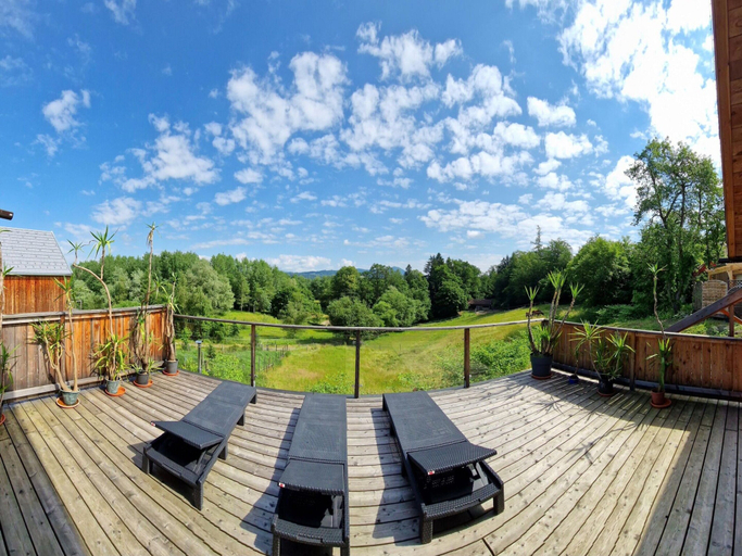 Others 3, Nice Chalet in Klagenfurt With hot tub, Klagenfurt