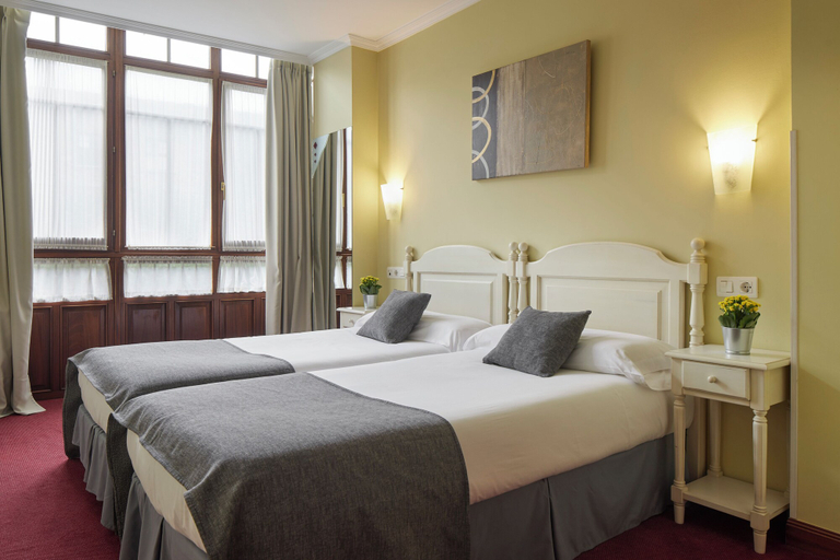 Bedroom 3, Iraipe Ongi Hotel, Guipúzcoa