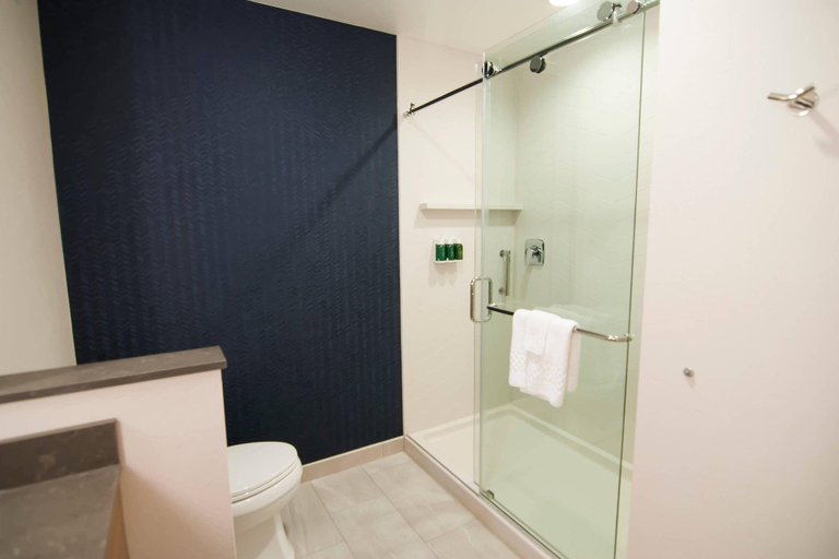 Bathroom, Fairfield Inn & Suites by Marriott Winona, Winona